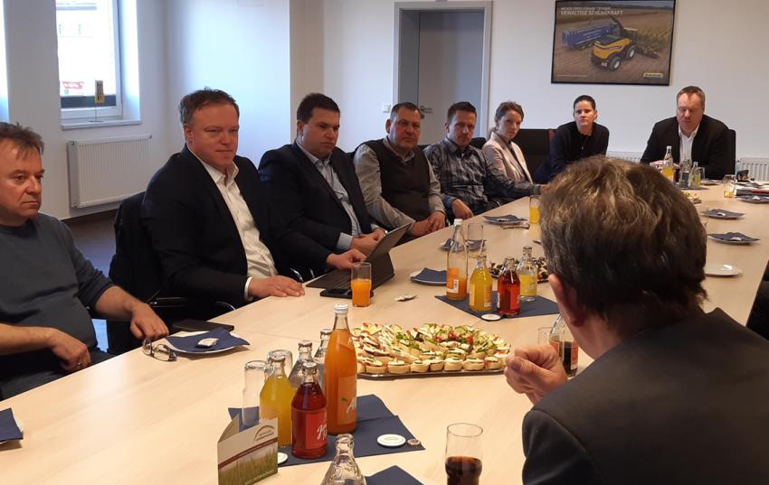 Mario Voigt besucht Agrargenossenschaft Weißensee