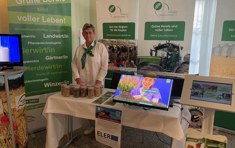 Barbara Wünsche, RGS Mitte, freut sich auf interessierten Besucherinnen und Besucher.